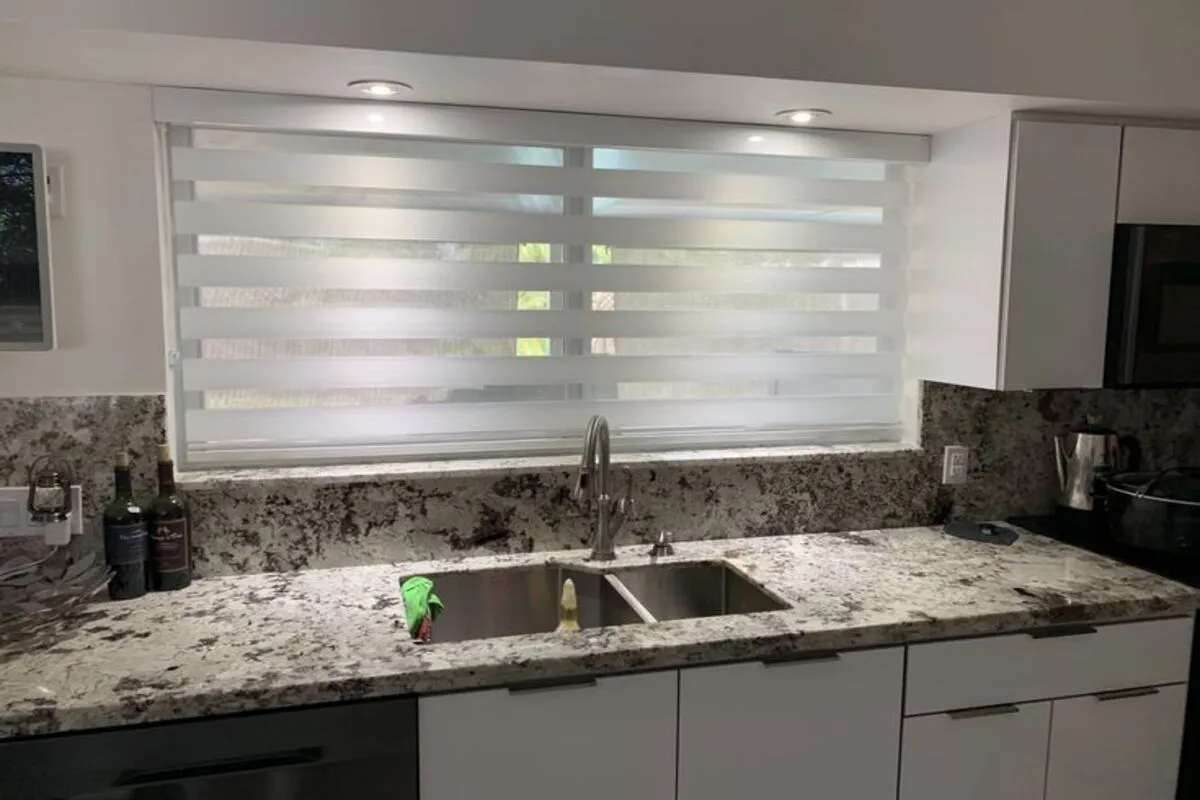 پرده زبرا آشپزخانه